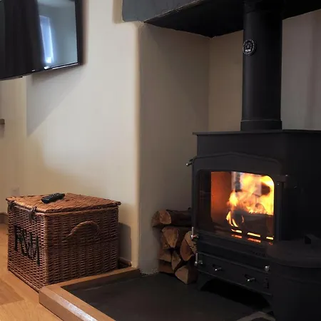 No3 The Forge, Riverside In * Coniston